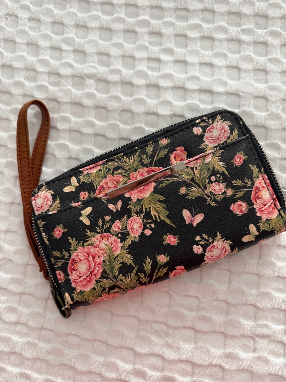 Source Unknown Black Floral Zip Wristlet with Brown Strap